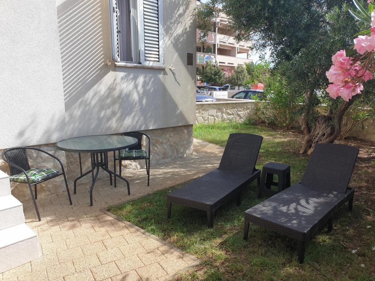 Summertime Apartmani Povljana Exterior photo