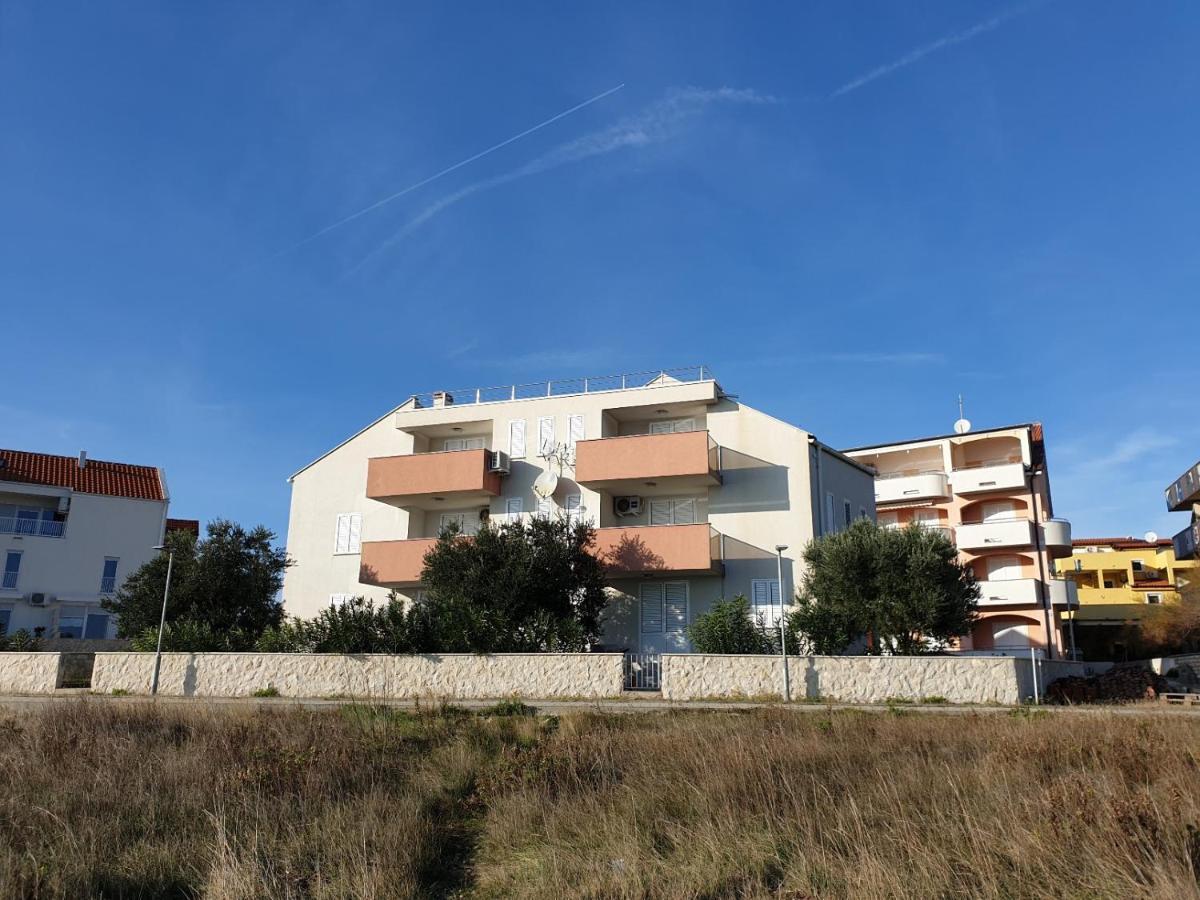 Summertime Apartmani Povljana Exterior photo